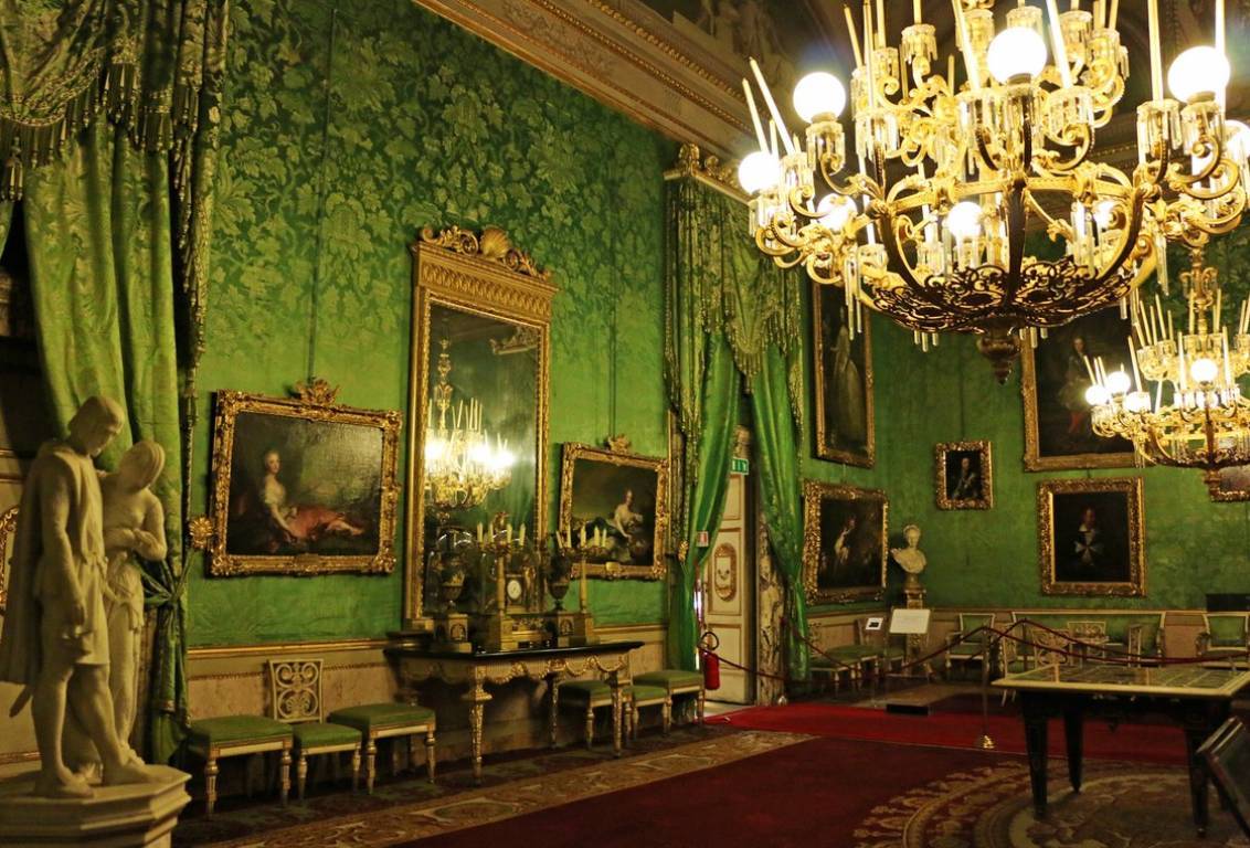 Florence Walking Tour Explore Oltrarno See Artisans At Work And Visit Pitti Palace