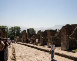 Guided tour of Pompei with archaeologist
